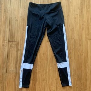 Onzie Black High Waisted Leggings w/ white panels